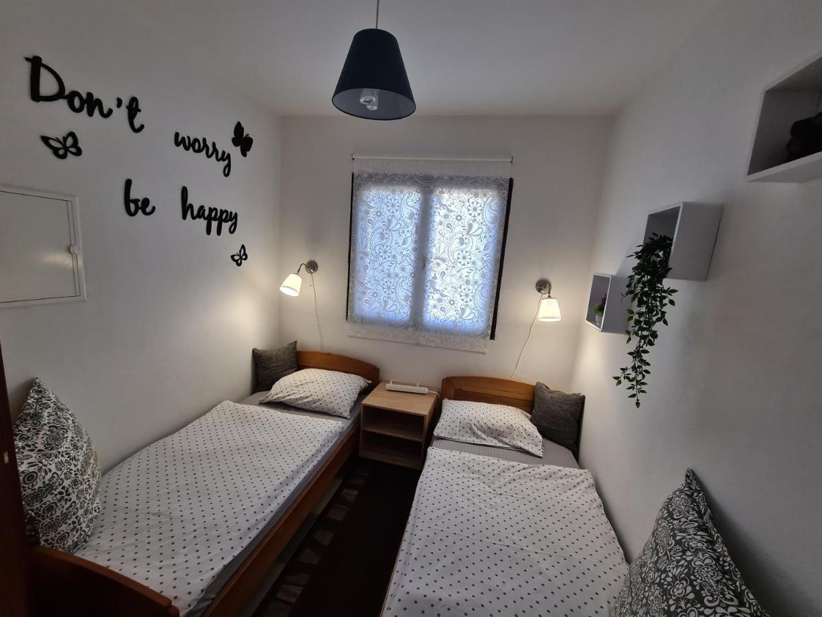 Apartmani Bellevue Vir Exteriér fotografie